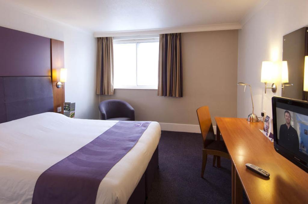 Premier Inn Birmingham City Centre - New Street Exterior foto
