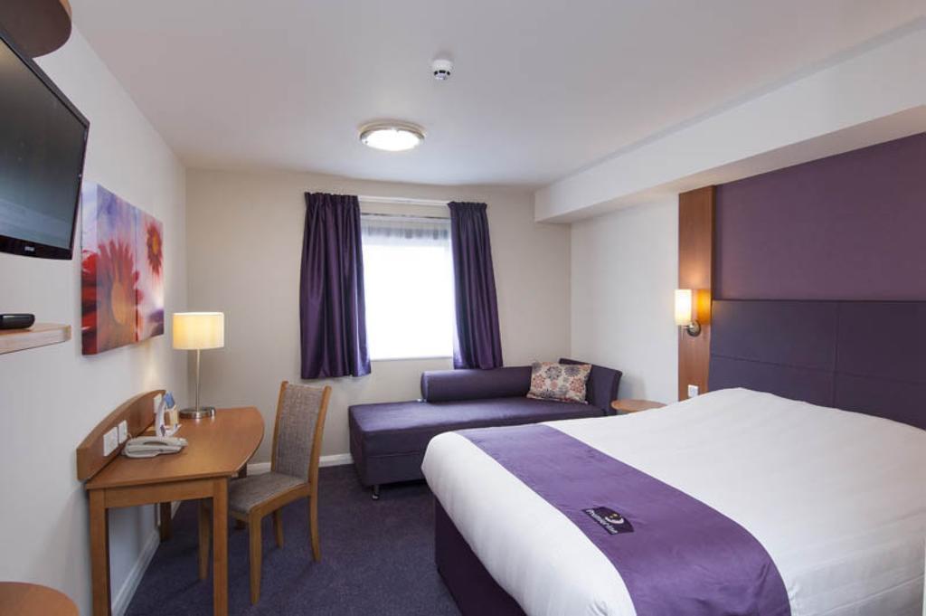 Premier Inn Birmingham City Centre - New Street Exterior foto